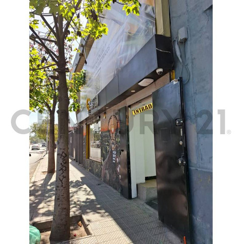 Se Arrienda Local A 2 Cuadras De Parque O´higgins