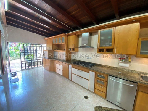 Venta De Imponente Casa Santa Paula