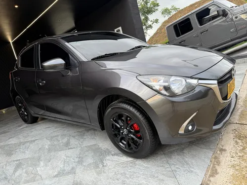Mazda 2 1.6 touring automatico