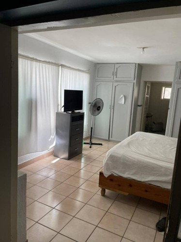 Imagen 4 de 22 de En Venta Casa Muy Amplia Con Departamento Anexo