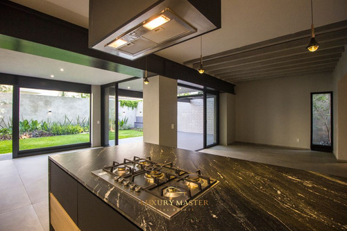 Casa De Lujo En Venta En Valle Real