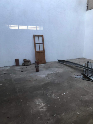 Imagen 10 de 13 de Centro - Local Comercial De 200m2 Sobre Rivera Indarte