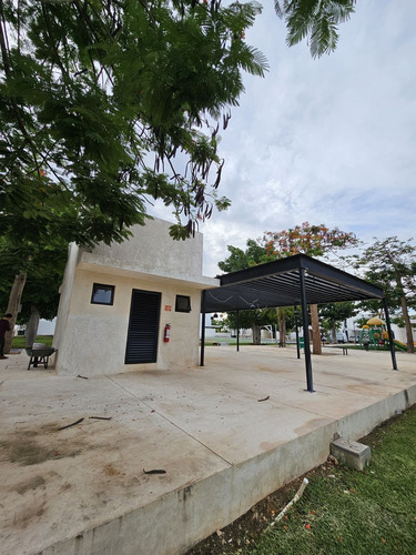 Casa De Una Planta Con Alberca Ubicada Canarias Conkal.