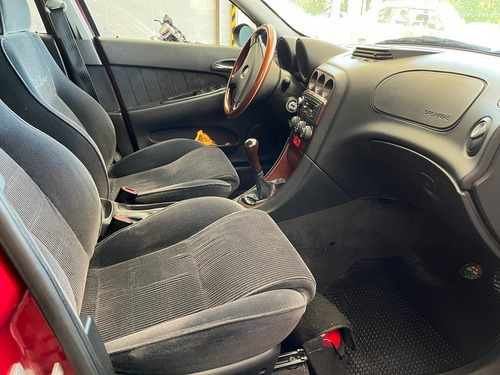 Imagen 21 de 25 de Alfa Romeo 156 2.0 T.spark