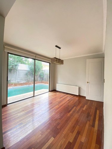 Acogedora Casa En Barrio Residencial, Con Acceso Controlado.