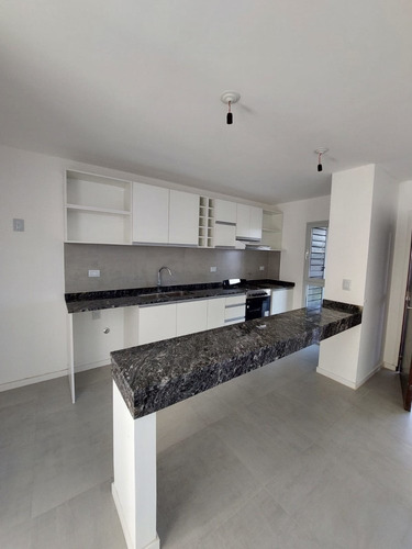 Imagen 4 de 26 de Vendo Duplex Miradores De Manantiales Ii 3 Dormitorios Patio Cochera Doble Seg