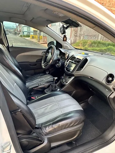 Chevrolet Sonic 1.6 Lt 5 p