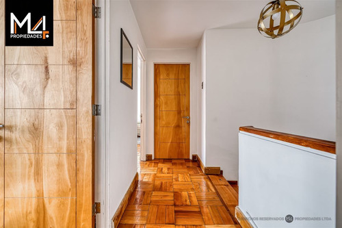 Departamento En Venta Duplex De 3 Dorm. En Providencia