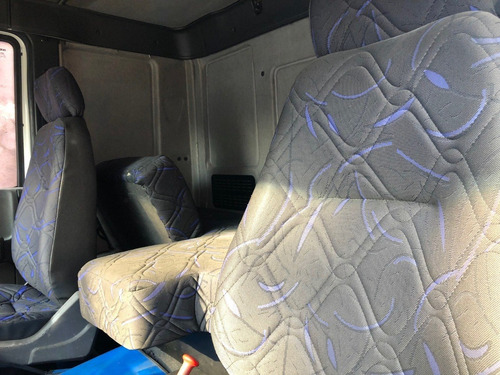 Imagem 8 de 11 de Iveco Cursor 320 Cavallino