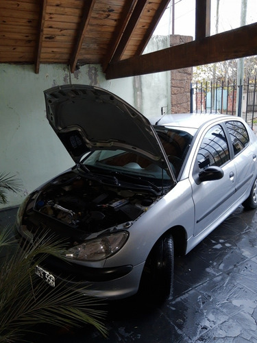 Imagen 11 de 13 de Peugeot 206 2011 1.4 Generation Plus 75cv
