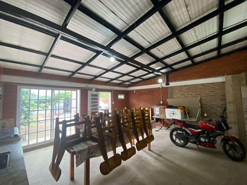 Casa En Venta 3 Dormitorios - Centenario