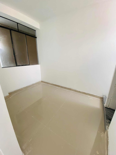 Alquiler De Mini Departamento 1 /2 Cuartos -san Juan De Lurigancho (estación Bayóvar)mariscal Cáceres