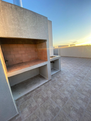 Imagen 12 de 16 de Departamento En Venta, Haedo Moron, Con Terraza Privada Y Parrilla