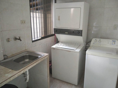 Julio Latouche 24-7529 Casa En Venta Trigal Sur Valencia, Amplia, Cómoda, Totalmente Re-modelada, Tanque Subterráneo