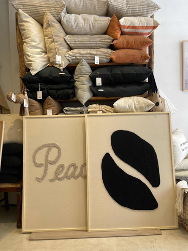 Imagen 2 de 4 de Cuadro Peace