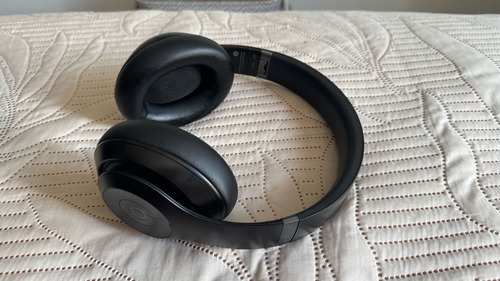 Audífonos Beats Studio Pro Negros (Usado)