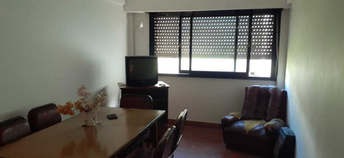 68 Entre 29 Y 30 - Departamento De Un Dormitorio En Venta (inversores)
