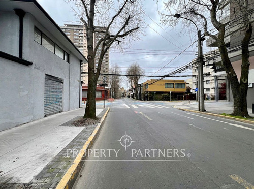 Gran Terreno Con Local Comercial A La Calle En El ...