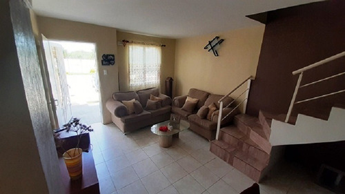 Imagen 4 de 11 de Asein802 Vende Cómodo Townhouses En Flor Amarillo