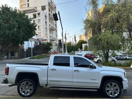 GMC Sierra 6.2 Denali Dvd At