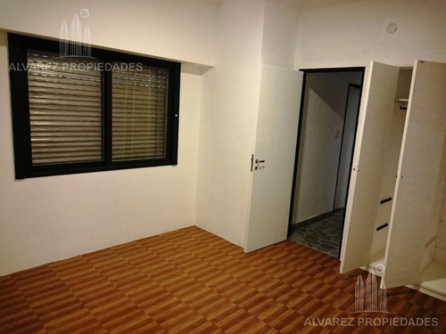 Imagen 7 de 10 de Casa Ph 2 Ambientes Venta Castelar Centro