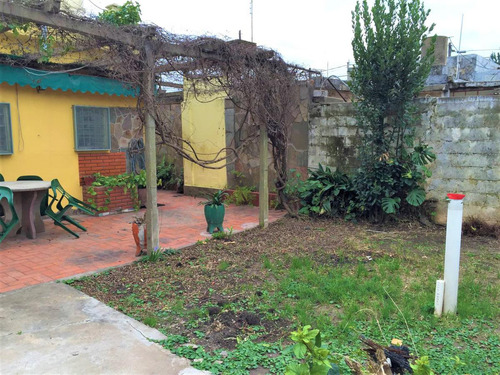 Casa De 2 Dormitorios En Capitán Bermudez