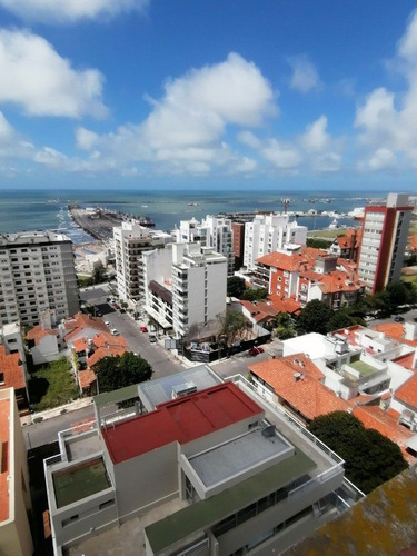 Departamento En Venta En Playa Grande
