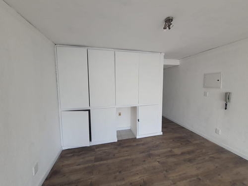 Alquiler De Apartament Monoambiente Ciudad Vieja Montevideo