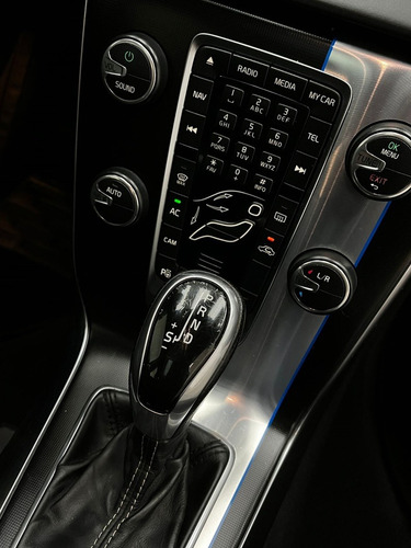 Volvo V40 2.0 T5 R DESIGN TURBO GASOLINA 4P AUTOMÁTICO