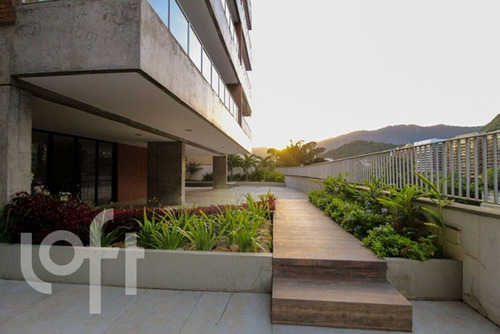 Apartamento À Venda No Bairro Lagoa - Rio De Janeiro/rj - O-9594-18803