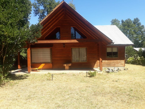 Imagen 1 de 8 de Casa En Venta A Minutos Del Centro De Pucón