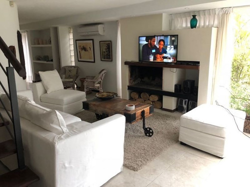 Casa En Venta De 4 Dormitorios En Montoya