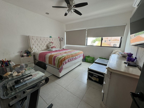 Casa En Venta Con Paneles Solares En Montebello.