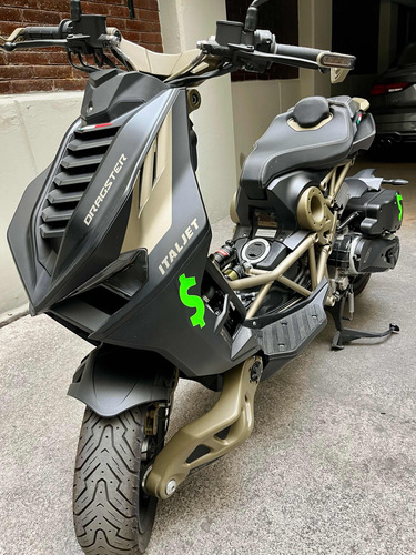Scooter Automatico 200 Cc Con Escape Akrapovic