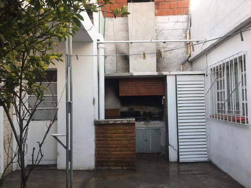 Imagen 13 de 16 de Casa De 2 Dormitorios En Venta Con Cochera Y Parillero - Centro Sur - Zona Sur