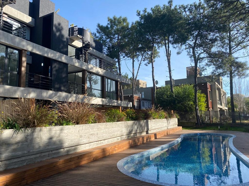 Departamento De Categoria Con Terraza Privada, Jacuzzi, Parilla Y Piscina En El Complejo! A Metros De Bunge E Intermedanos