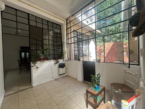 Amplio Ph 2 Ambientes Con Patio Sobre Av. Ader Y Santa Fe