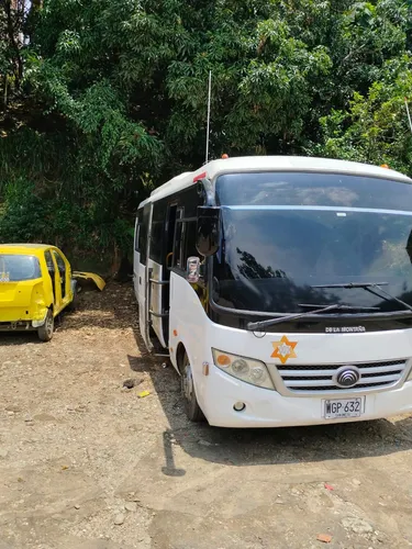 Buseta Yutong 2015 24pj