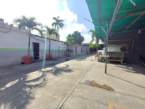 *jl/oportunidad De Negocio Galpón Cerrado 1 Abierto, 2 Casas Local Y Mas En Venta Barquisimeto, Centro Lara, Venezuela/ José López # 24-15926 / 920 M²