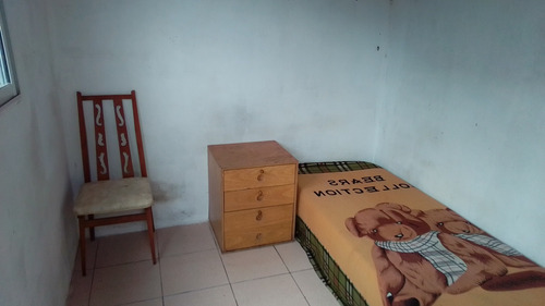 Imagen 8 de 9 de Habitación 3x3 Luminosa Para Hombre Solo Servicio Incluidos.