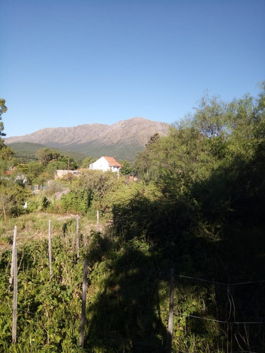 Terreno Con Excepcional Vista Al Cerro Uritorco. B° Centro- Capilla Del Monte. 