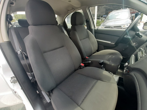 Imagen 10 de 15 de Chevrolet Aveo Ls 2018