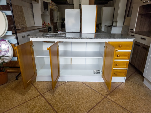 Imagen 3 de 10 de Mueble Cocina Granito Frente De Pino Lustrado