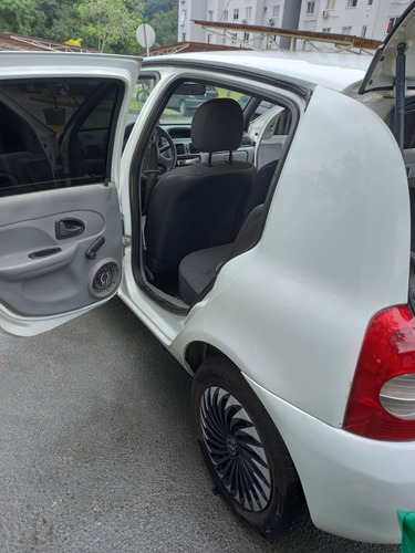 Renault Clio 1.0 16v Authentique Hi-flex 5p