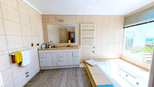 Se Vende Lujosa Casa Con Sector La Herradura, Coquimbo.