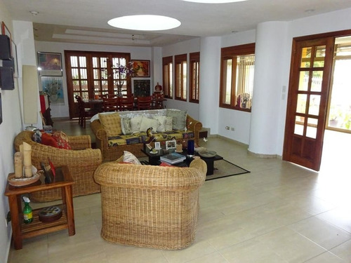 Imagen 2 de 20 de * Casa De Dos Niveles En Venta Santa Paula Mls #21-15860
