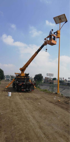 Imagen 2 de 5 de Renta De Grúas Titán Hiab De Plataforma Industriales