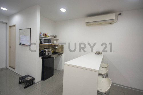 Venta Oficinas + Depósito + Cocheras - Financiación