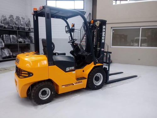 Autoelevador Mitsubishi Samuk Diesel 52 Hp 2.5 Toneladas