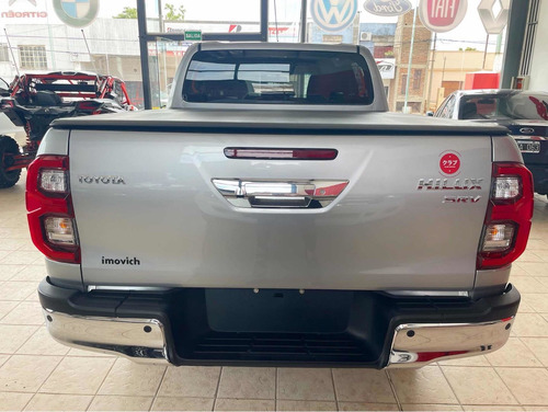 Imagen 4 de 9 de Toyota Hilux Srv At 4x2